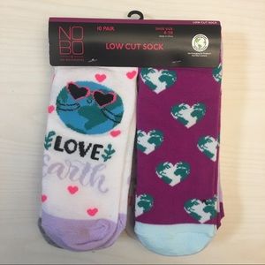 SALE!! NWT Love the Earth Socks, 10 pairs 🌍